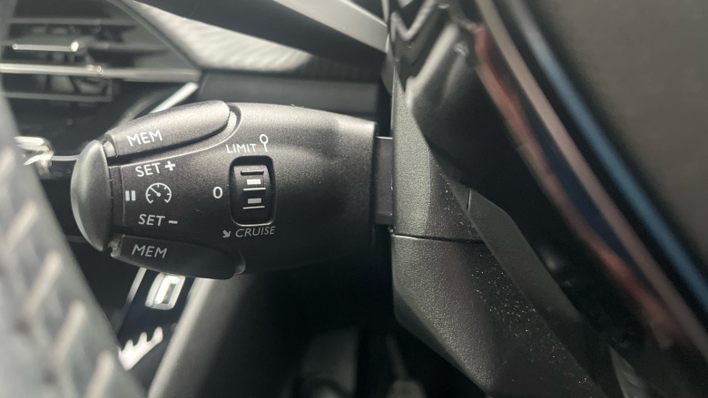 Peugeot 208 1.2 PureTech 100 Allure 5dr Petrol Hatchback